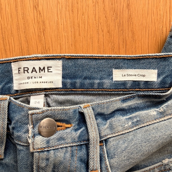 Frame - Le Stevie Crop Light Wash Distressed Jeans - Size 24 - Picture 4 of 5